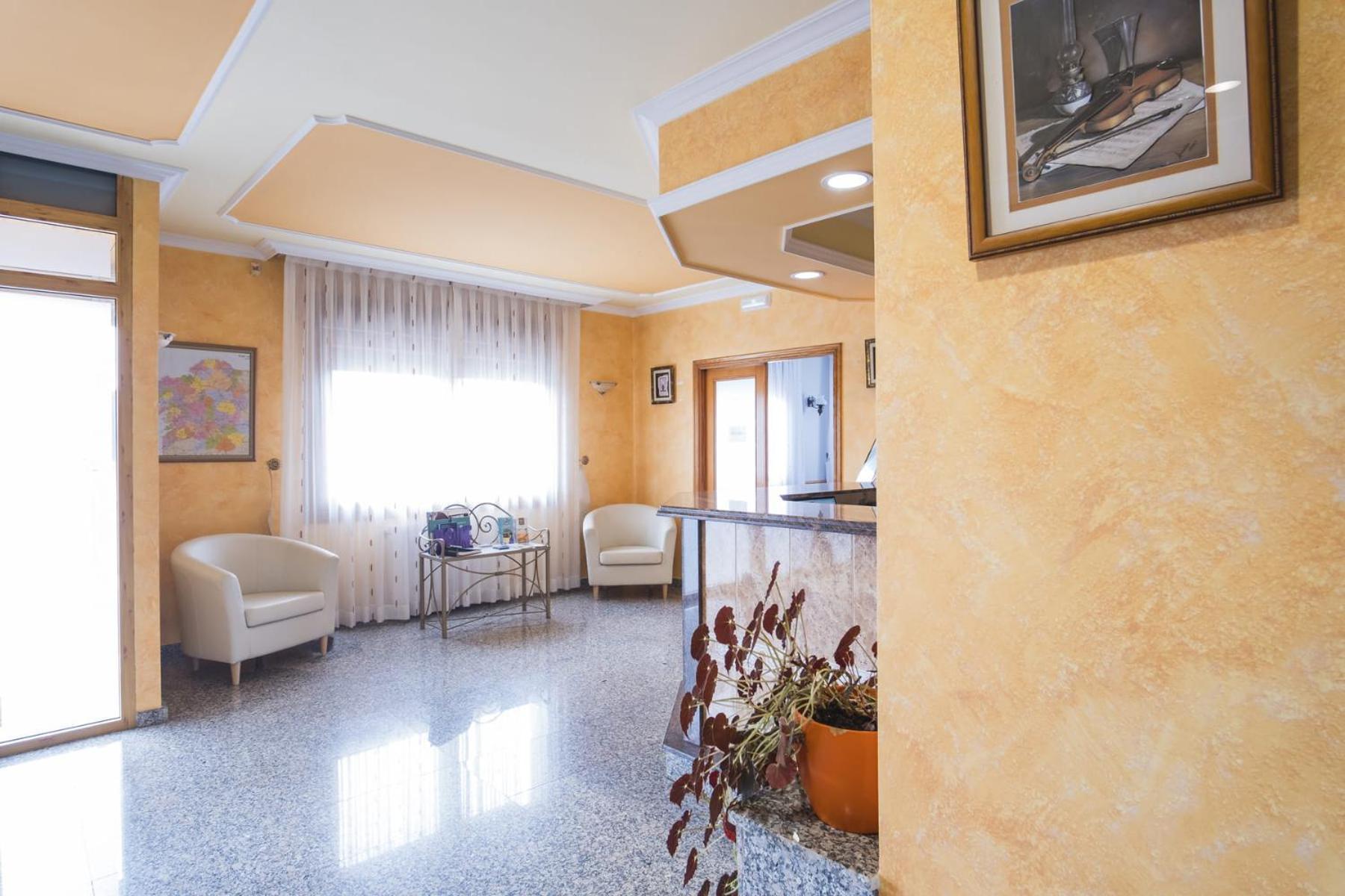 Alda Alpina Hotel Вилануева де Ароса Екстериор снимка