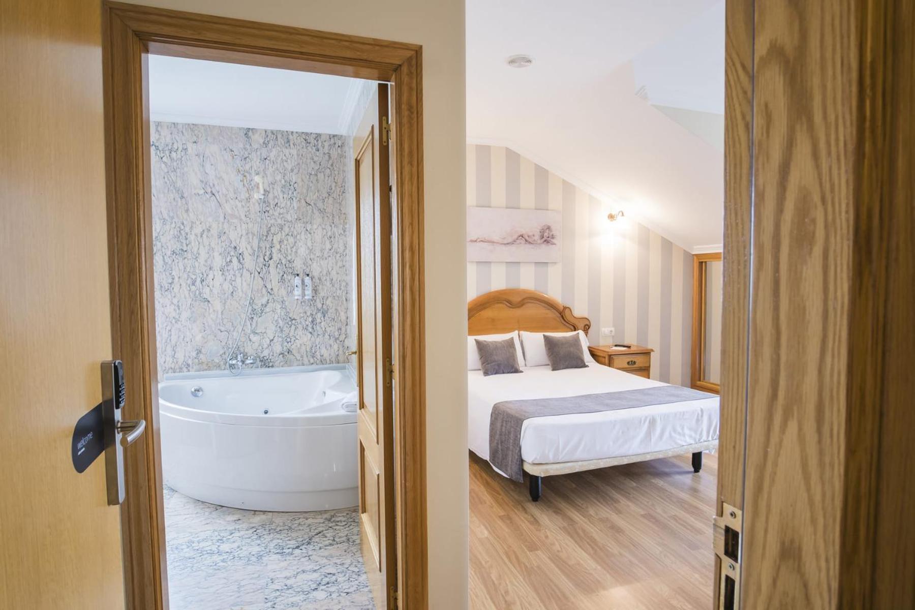 Alda Alpina Hotel Вилануева де Ароса Екстериор снимка