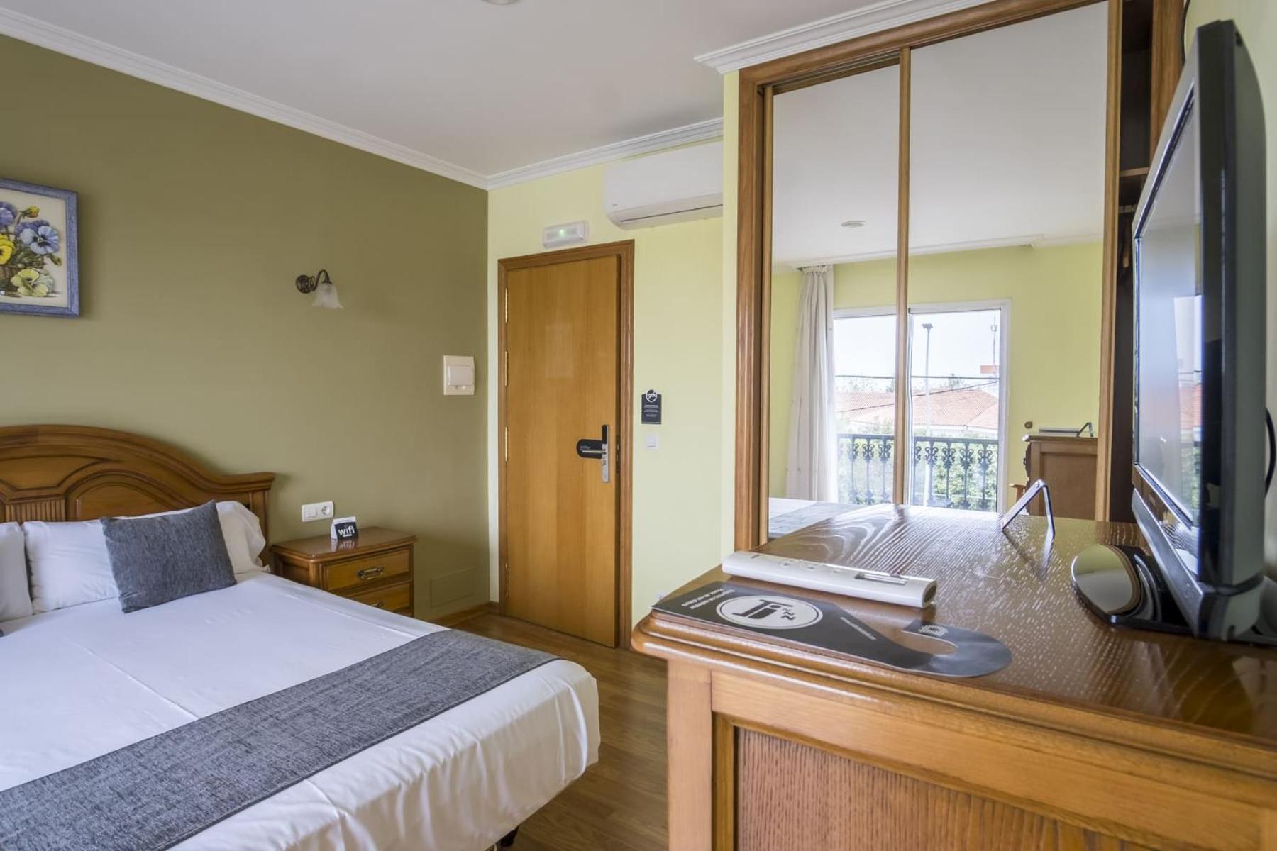 Alda Alpina Hotel Вилануева де Ароса Екстериор снимка